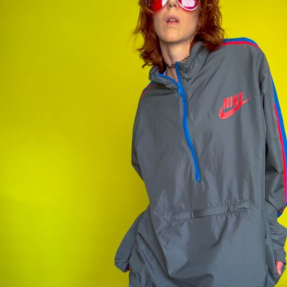 Nike Unisex Gray and Blue Striped Windbreaker Jacket - Picture 13 of 14